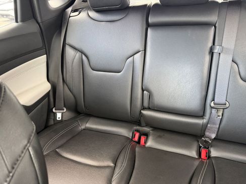 Used 2025 Jeep Compass Limited image 38