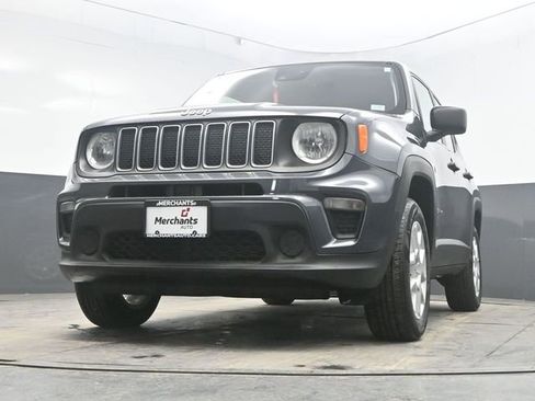 Used 2023 Jeep Renegade Latitude AWD/4WD image 38
