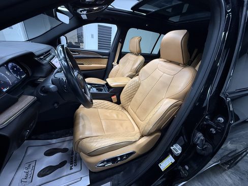 Used 2022 Jeep Grand Cherokee L Summit w/ Luxury Tech Group V image 13