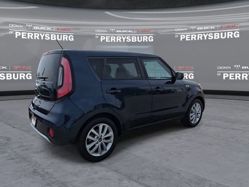 Used 2018 Kia Soul + FWD image 8