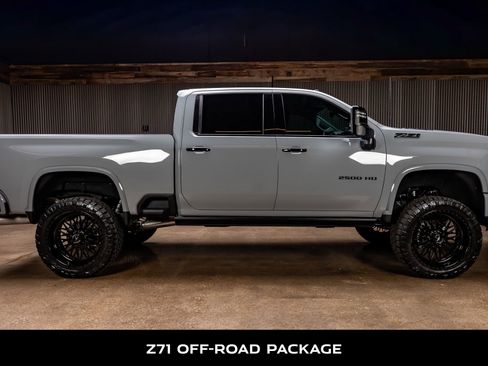 Used 2024 Chevrolet Silverado 2500 LTZ w/ LTZ Plus Package image 11