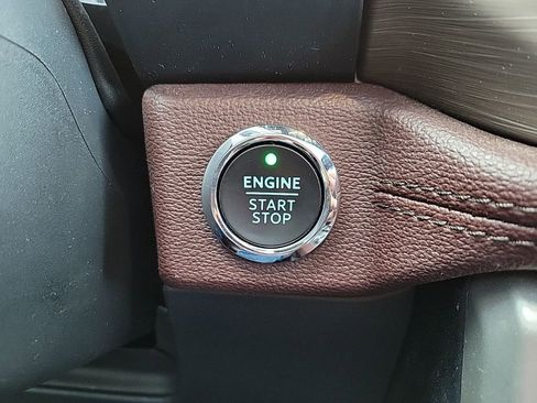 Used 2023 Ford Expedition Max Limited image 24