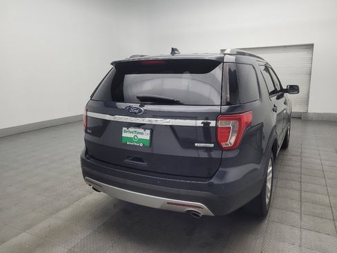 Used 2017 Ford Explorer XLT FWD image 9