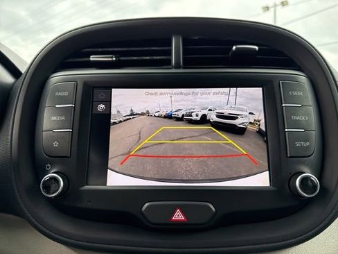 Used 2023 Kia Soul LX image 31