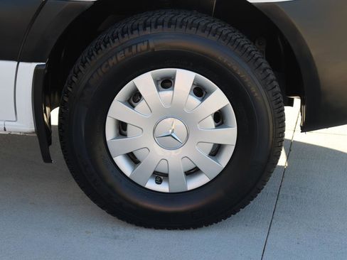 Used 2019 Mercedes-Benz Sprinter 2500 image 8