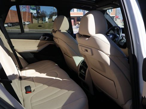 Used 2021 BMW X5 sDrive40i image 13