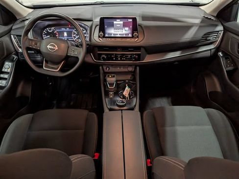 Used 2025 Nissan Rogue S AWD/4WD image 10