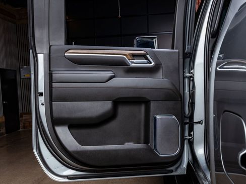 Used 2024 Chevrolet Silverado 2500 High Country w/ High Country Premium Package AWD/4WD image 39