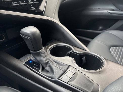 Used 2023 Toyota Camry SE image 19
