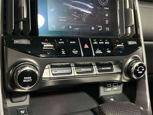 Used 2024 Lexus LX 600 F Sport image 35