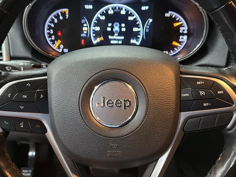 Used 2020 Jeep Grand Cherokee Limited AWD/4WD image 11