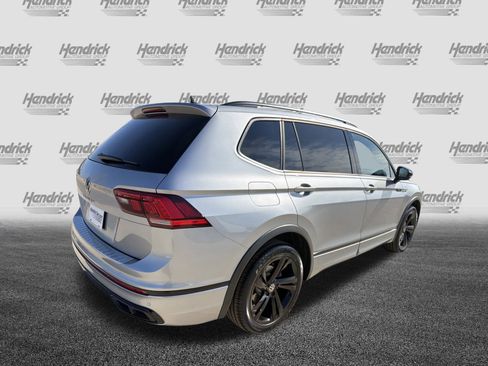 Used 2023 Volkswagen Tiguan SE R-Line image 10