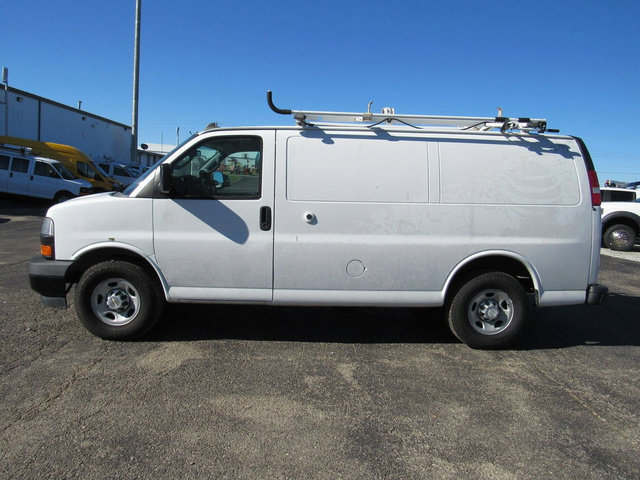 Used 2018 Chevrolet Express 2500 w/ Driver Convenience Package RWD image 5