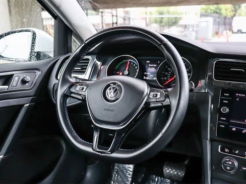 Used 2019 Volkswagen e-Golf SE w/ Driver Assistance Package image 15