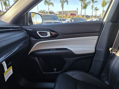 New 2026 Jeep Compass Limited image 12