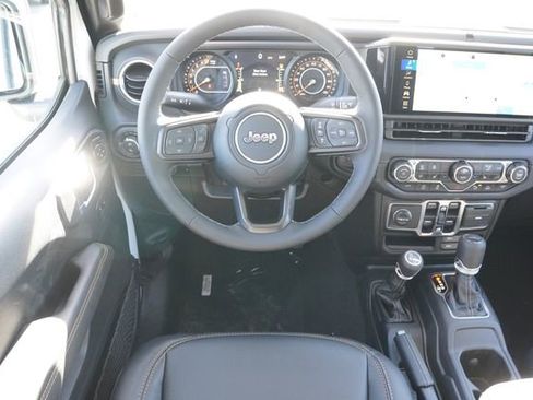New 2026 Jeep Gladiator Sport AWD/4WD image 11