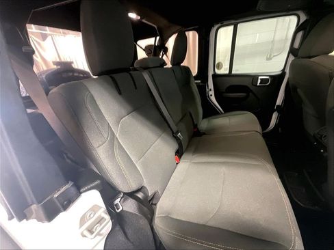Used 2024 Jeep Wrangler Unlimited AWD/4WD image 16
