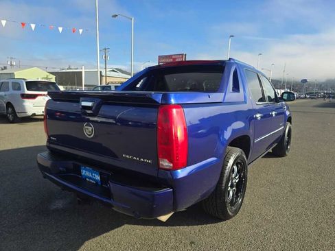 Used 2010 Cadillac Escalade EXT Premium image 5