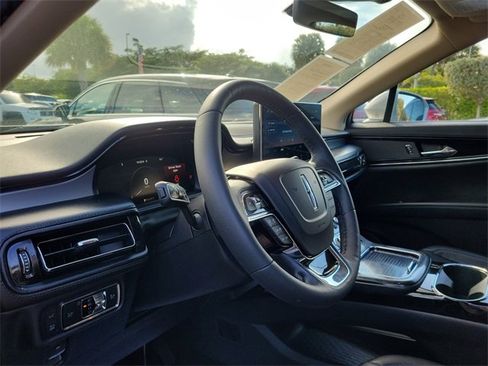 Certified 2021 Lincoln Nautilus FWD image 9