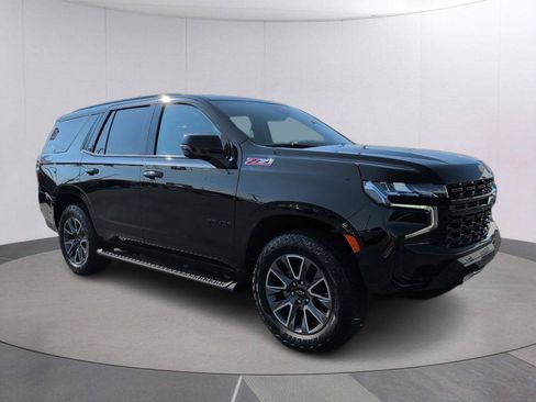 Used 2024 Chevrolet Tahoe Z71 w/ Luxury Package AWD/4WD image 7