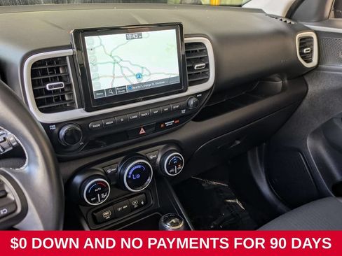 Used 2025 Hyundai Venue Limited FWD image 15