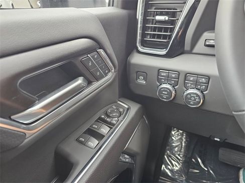 New 2025 GMC Sierra 3500 Denali w/ Denali Reserve Package image 28