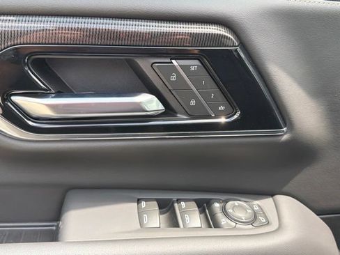 Certified 2025 GMC Yukon Elevation AWD/4WD image 11