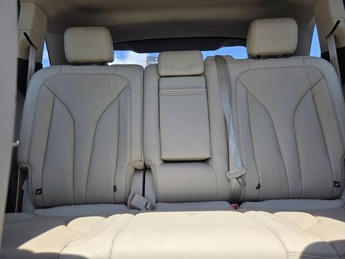 Used 2017 Lincoln MKX Reserve w/ Driver Assistance Package FWD image 12