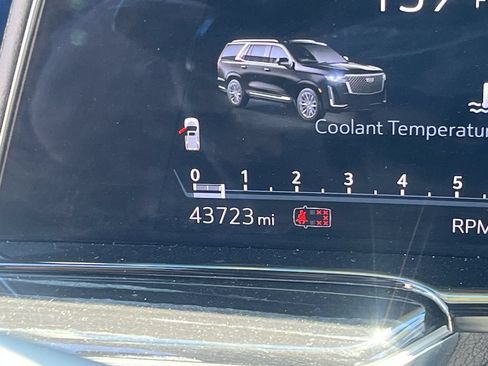 Used 2024 Cadillac Escalade Sport AWD/4WD image 11