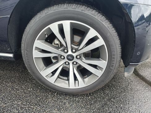 Used 2021 Ford Expedition Platinum AWD/4WD image 2