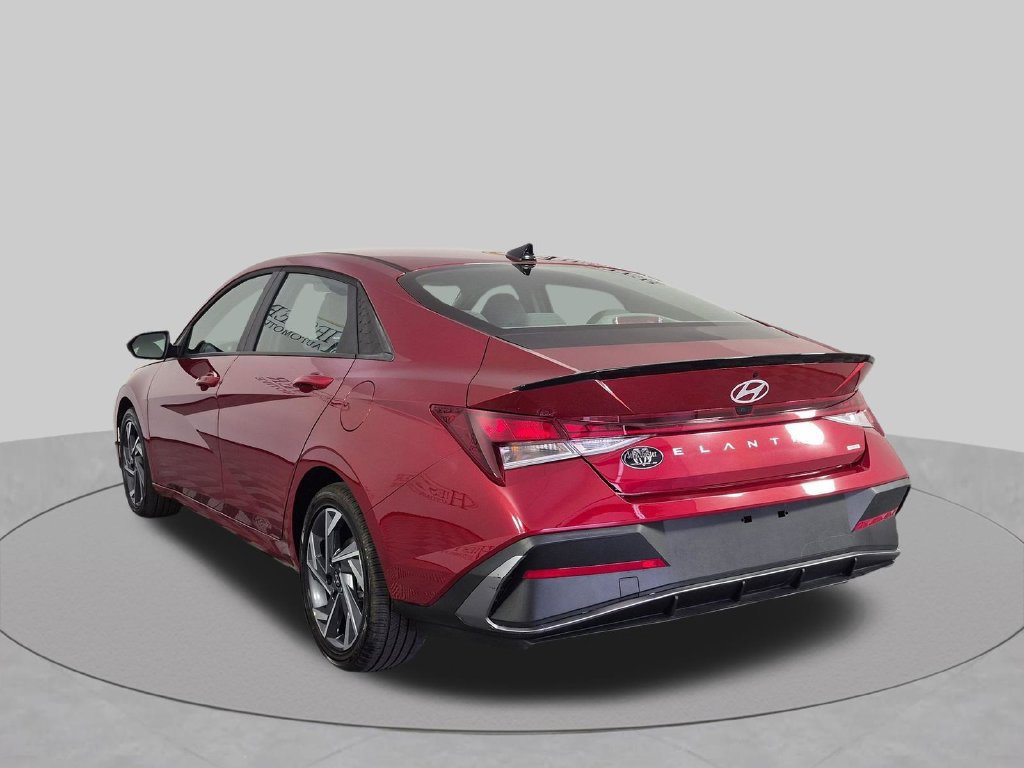 Used 2025 Hyundai Elantra SEL FWD image 7