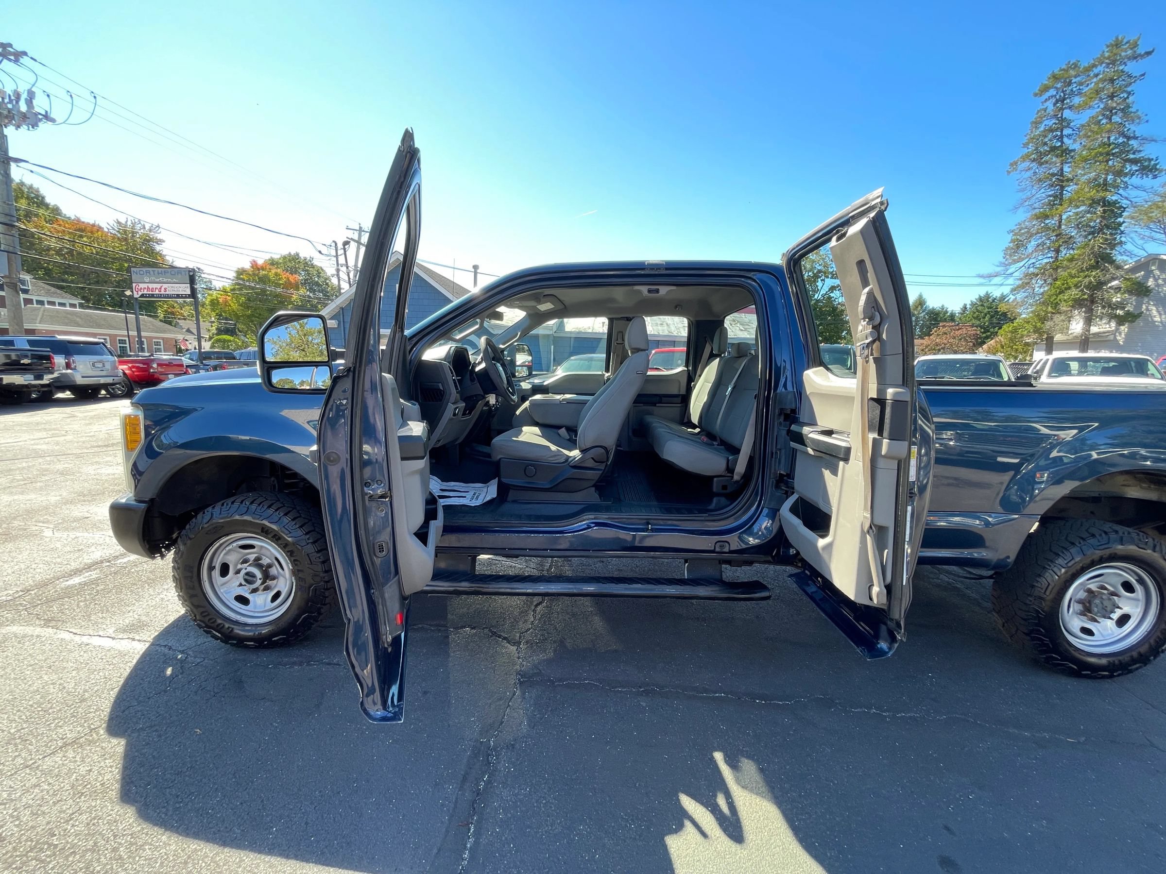 Used 2017 Ford F250 XL w/ Power Equipment Group AWD/4WD image 20