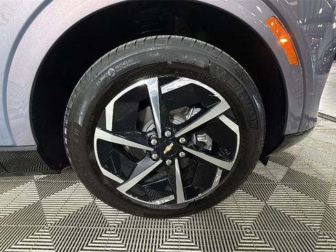 Certified 2025 Chevrolet Equinox EV LT image 34