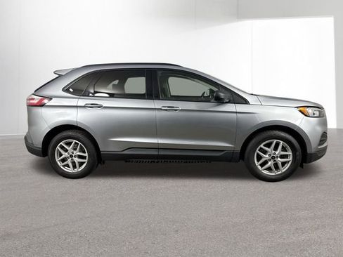 Used 2023 Ford Edge SE image 35