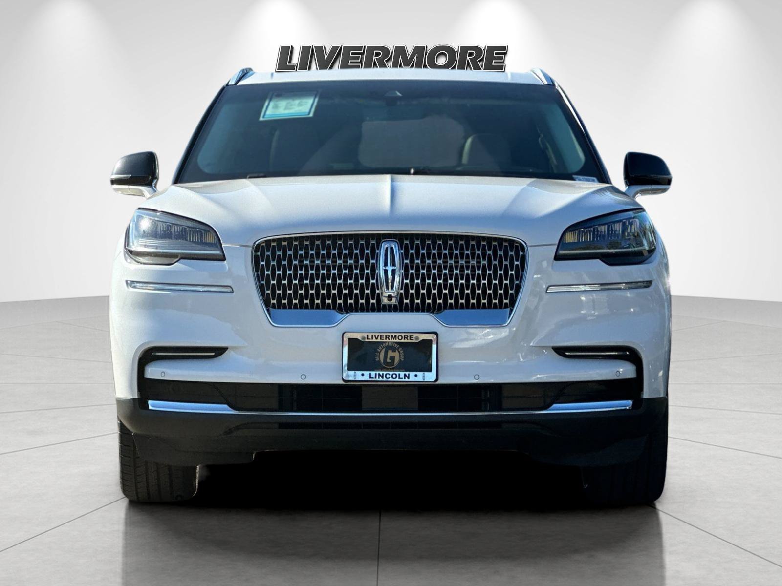Used 2023 Lincoln Aviator Reserve w/ Equipment Group 201A AWD/4WD image 8