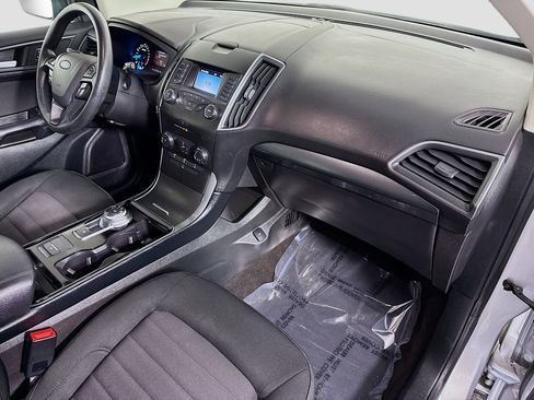 Used 2019 Ford Edge SE image 30