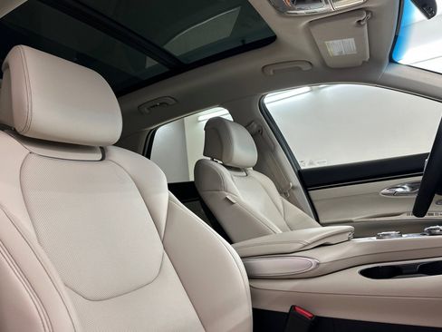 Used 2023 Genesis GV70 2.5T w/ Select Package image 31