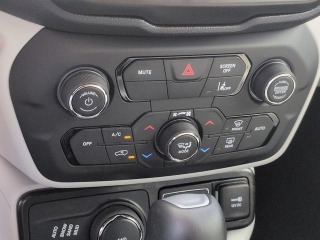 Used 2022 Jeep Renegade Limited AWD/4WD image 24
