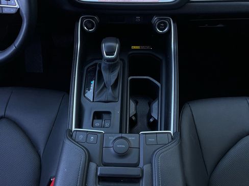 Used 2025 Toyota Grand Highlander FWD image 16