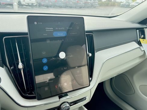 New 2026 Volvo XC60 B5 Ultra w/ Climate Package image 21