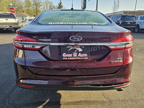 Used 2018 Ford Fusion SE w/ Equipment Group 602A FWD image 10