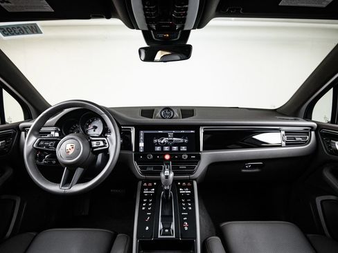 Certified 2026 Porsche Macan S AWD/4WD image 25