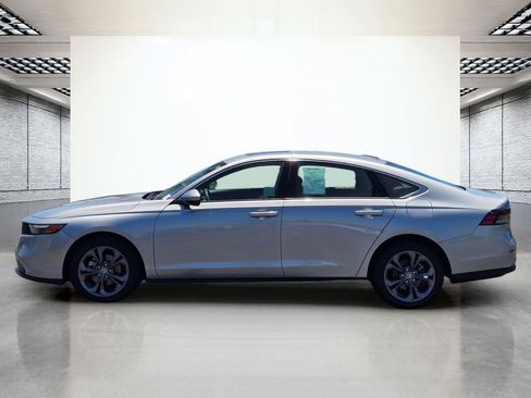 Used 2023 Honda Accord EX image 9