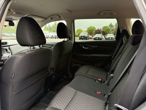 Used 2020 Nissan Rogue SV FWD image 19