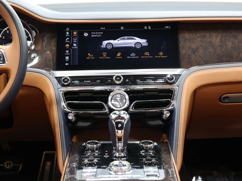 Used 2022 Bentley Flying Spur V8 AWD/4WD image 36