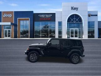 Used 2025 Jeep Wrangler Sahara AWD/4WD video 2