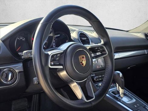 Used 2022 Porsche 718 Cayman image 10