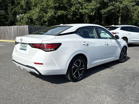 Used 2025 Nissan Sentra SV FWD image 5