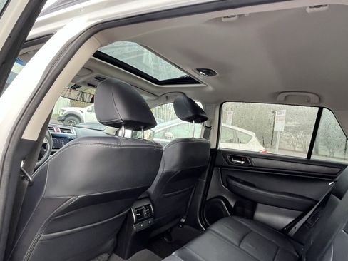 Used 2017 Subaru Outback 3.6R Limited image 15