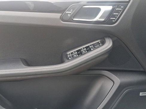 Used 2021 Porsche Macan image 13